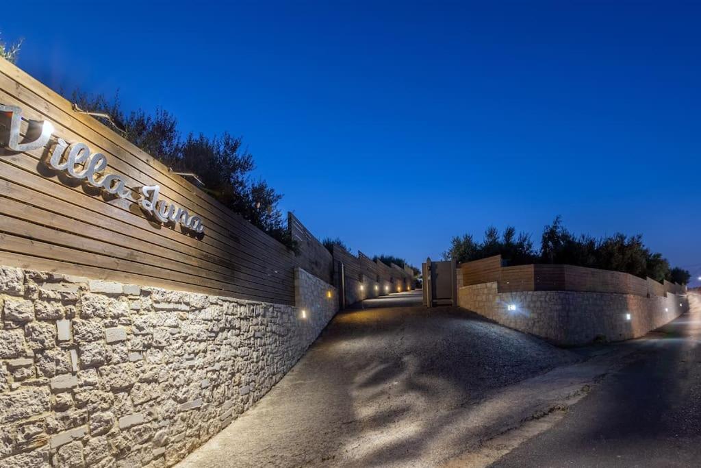 Luna Villa