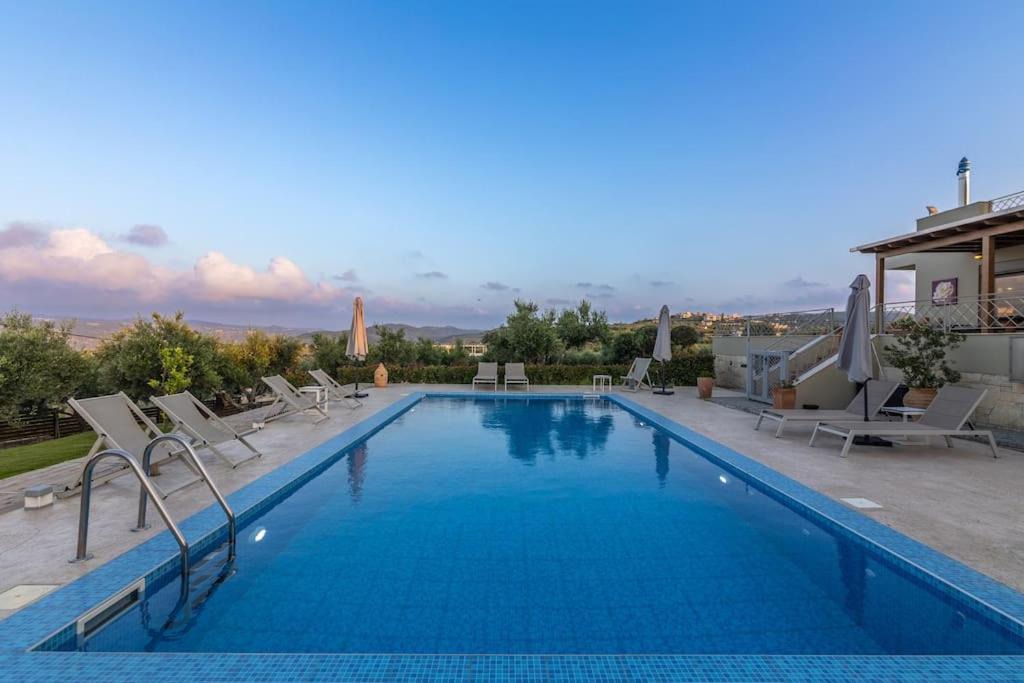 Luna Villa
